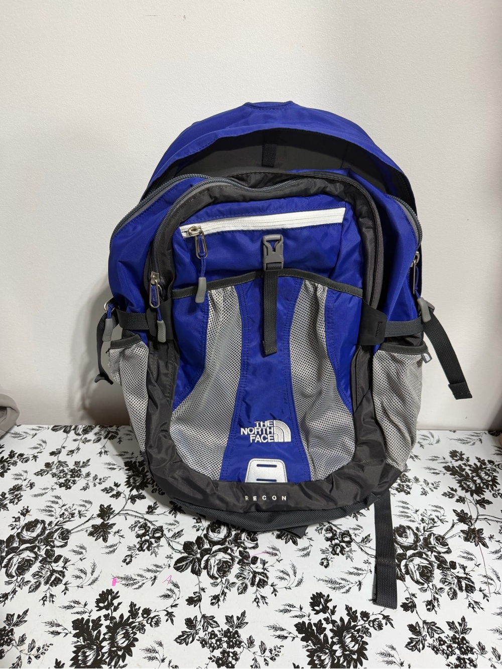 The North Face Recon Backpack – Blue & Grey – Durable Daypack